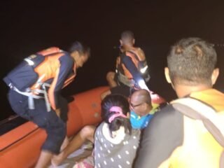 SAR evakuasi nelayan sakit saat mancing di perairan Wakatobi