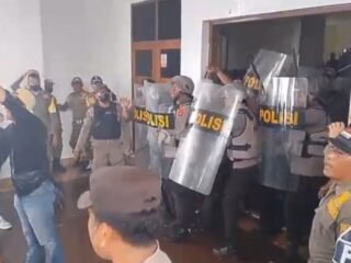 Demo penertiban sound horeg di Baubau berakhir ricuh