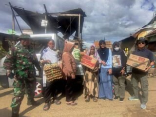 PT ANTAM UBP Kolaka bantu korban kebakaran di Pomalaa