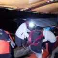 Tim SAR evakuasi nelayan yang kecelakaan kapal di Wakatobi