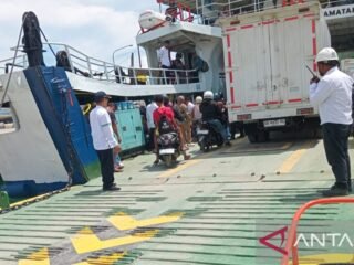 KMP Tongkol asal Surabaya beroperasi di Baubau perkuat pelayanan penyeberangan