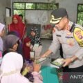 Kapolres Baubau salurkan buku Iqro bagi anak jalanan