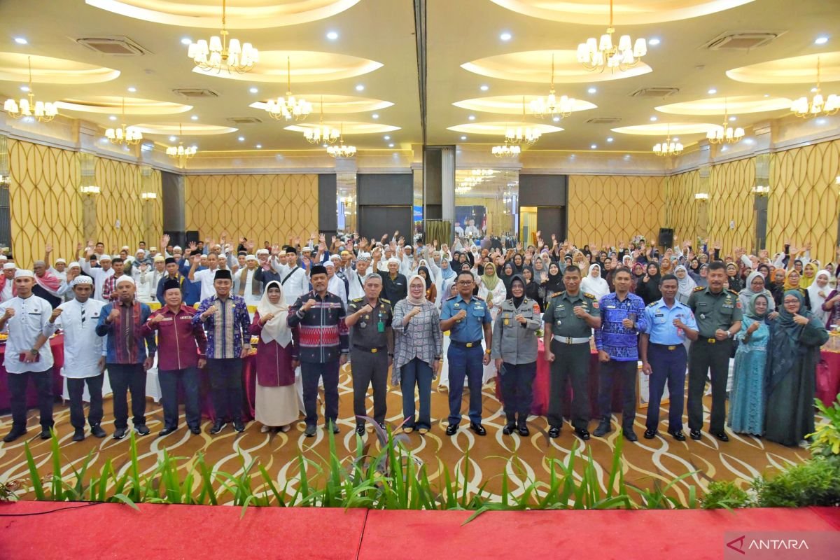 Wali Kota Kendari menerima kepulangan 556 haji