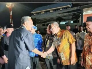 Bupati Buton Tengah sambut kedatangan Menteri PU di Baubau