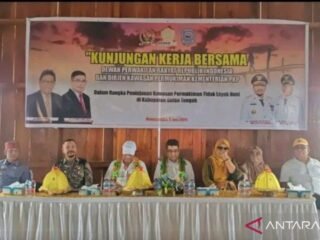 Komisi V DPR dan Dirjen PKP kunjungi pemukiman suku Bajau di Buton Tengah