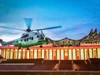 Presiden Prabowo Subianto Mendarat di IKN, Pembangunan Ibu Kota Baru Terus Dipercepat