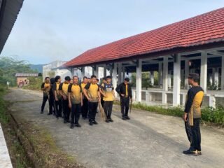 Pemda Mamasa Bersama Polri dan TNI Gelar Bakti Sosial Bersihkan Pasar Barra-Barra