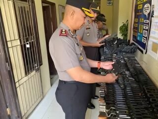 Wakapolres Mamasa Pimpin Langsung Pemeriksaan Senjata Api Anggota